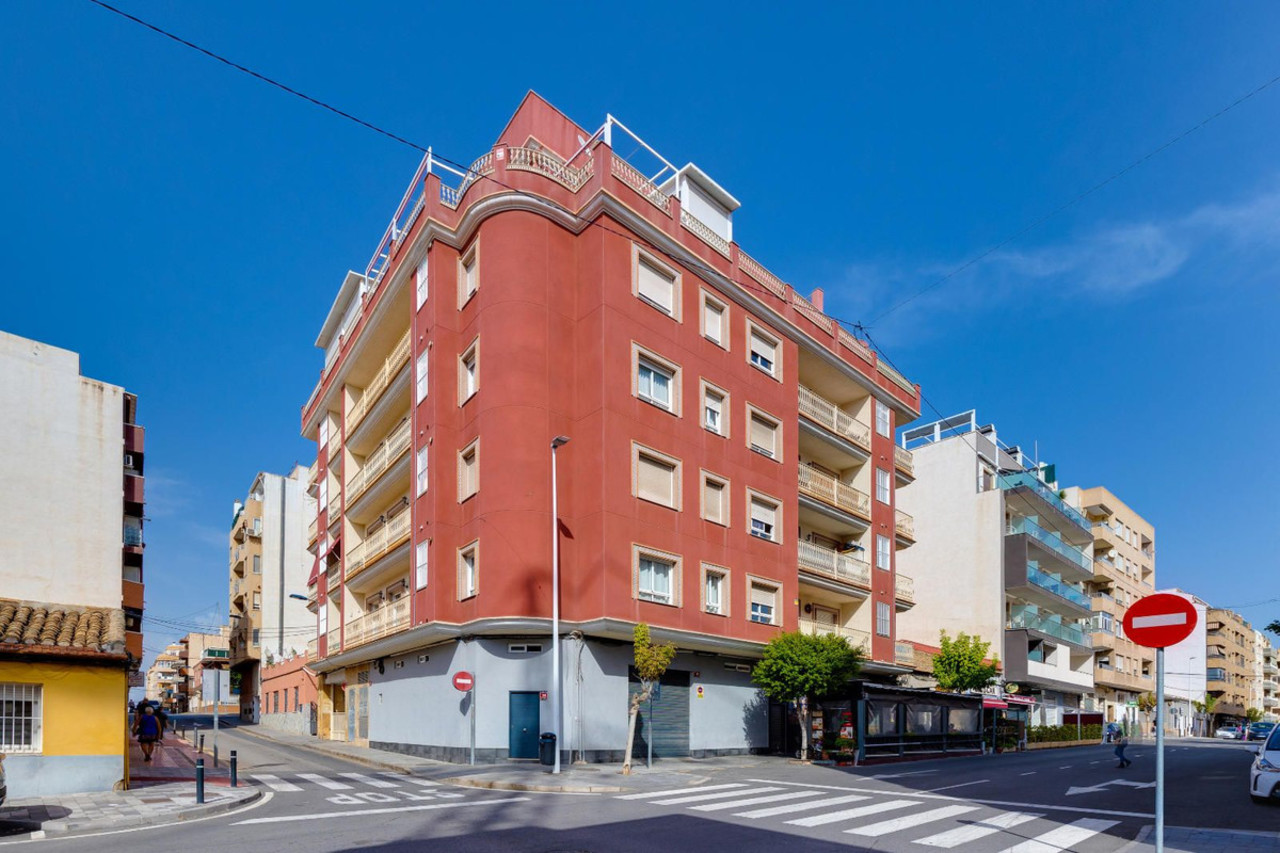 3 bedroom Apartamento se vende en Torrevieja