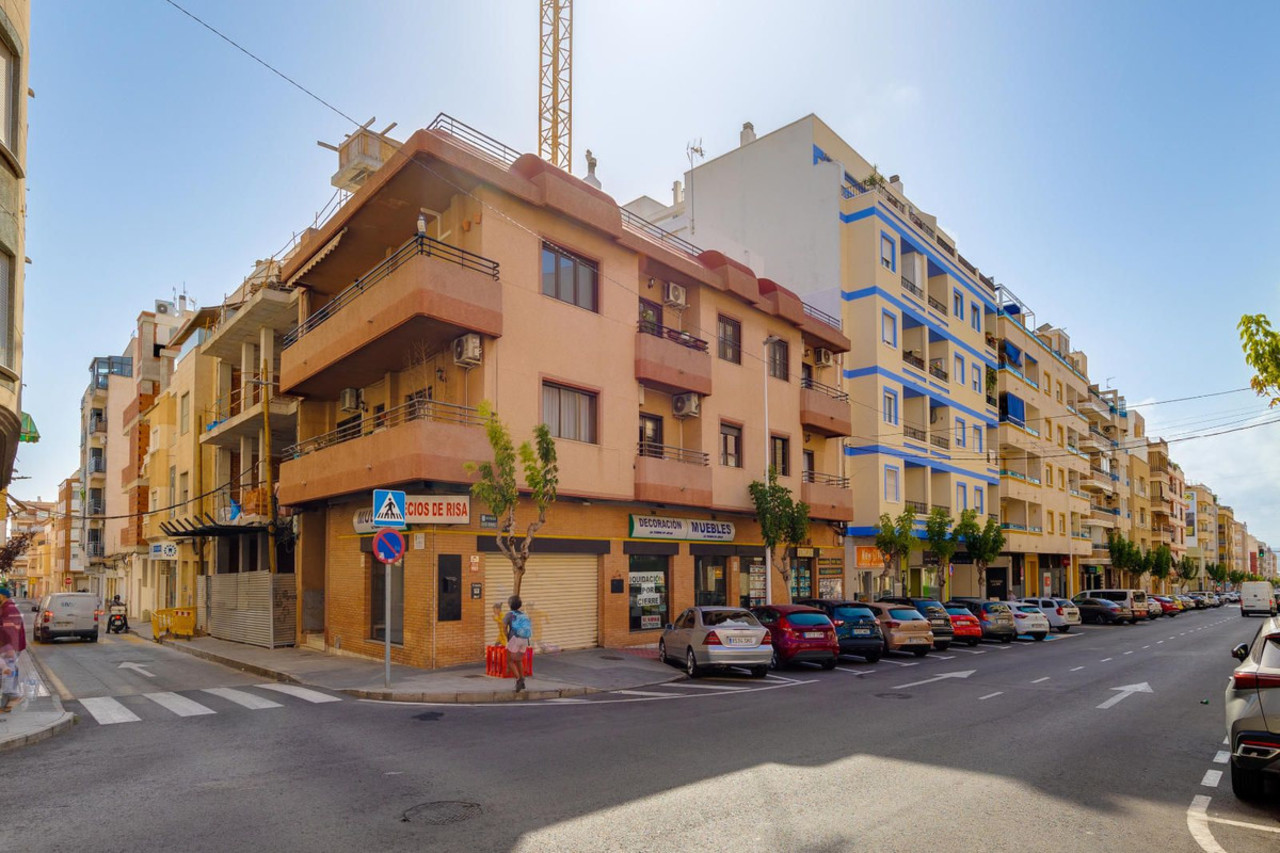 5 bedroom Apartment for sale in Torrevieja