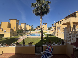 3 bedroom Villa te koop in Villamartin