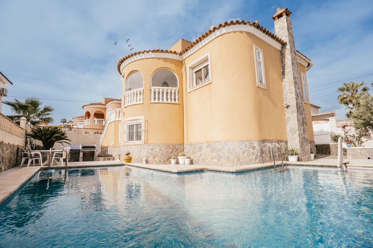 4 bedroom Villa te koop in Villamartin