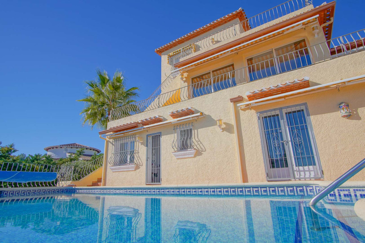 5 bedroom Villa se vende en Pego
