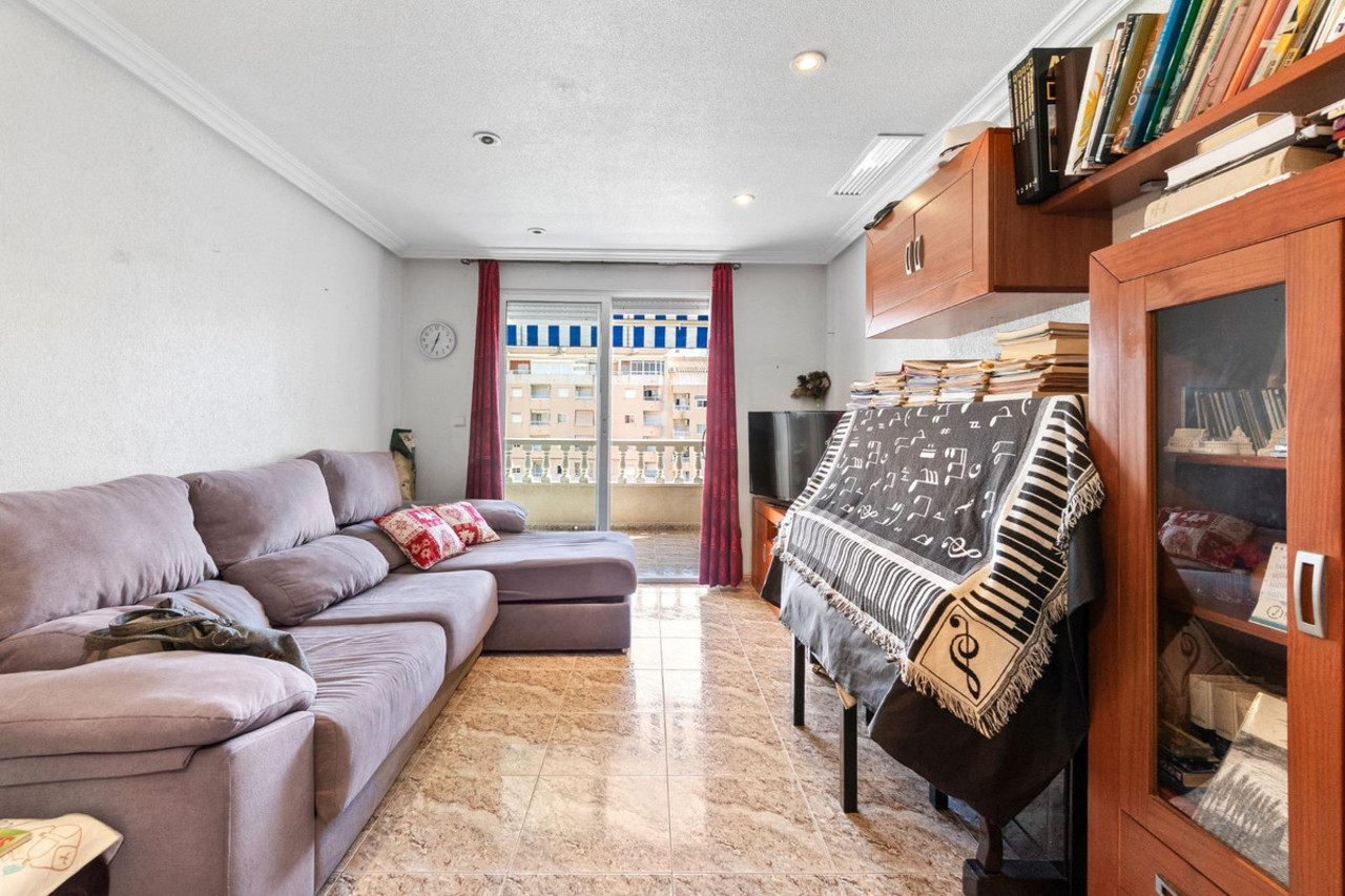 2 bedroom Apartamento se vende en Torrevieja