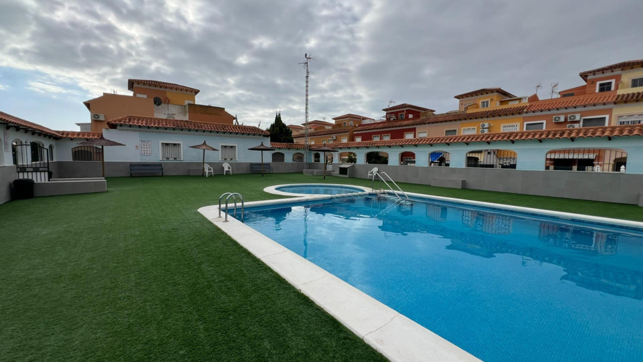 2 bedroom Villa te koop in Torrevieja