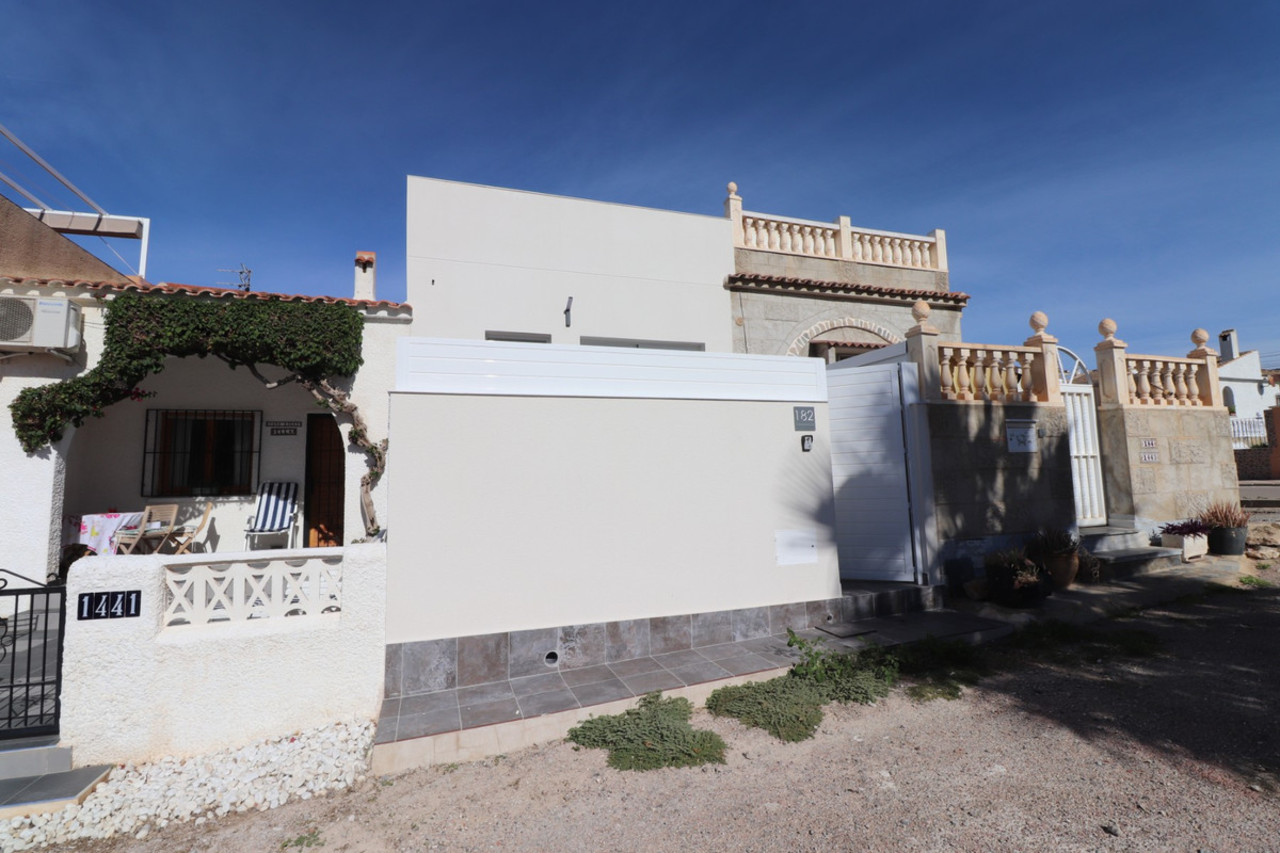 2 bedroom Villa te koop in San Luis