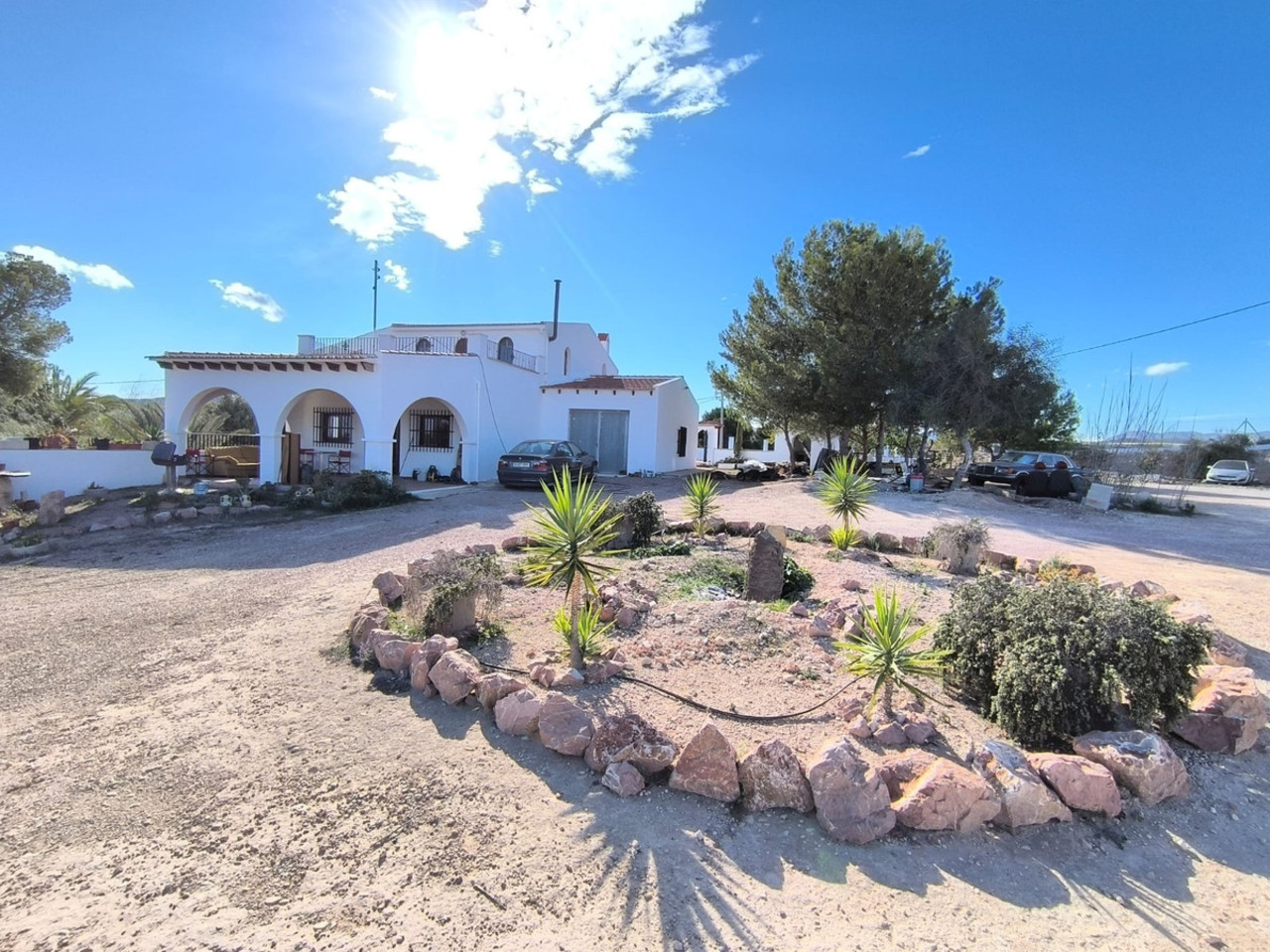 8 bedroom Villa te koop in Novelda