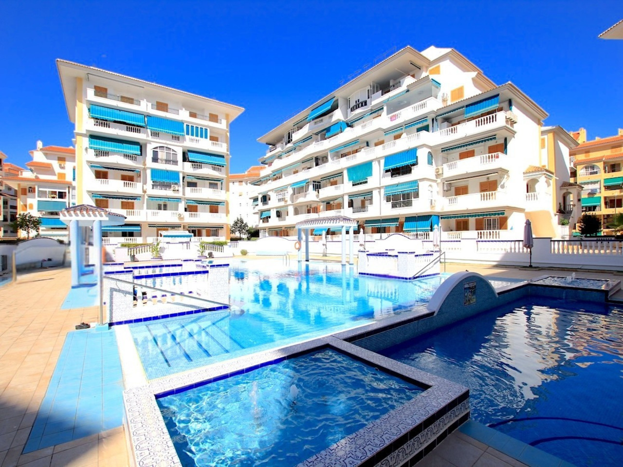 1 schlafzimmer Wohnung 
zum verkauf in La Mata 