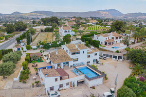 11 bedroom Villa te koop in Benissa