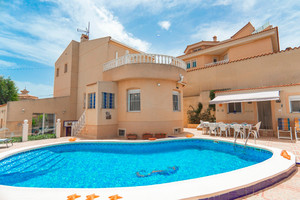 5 bedroom Villa for sale in Rojales