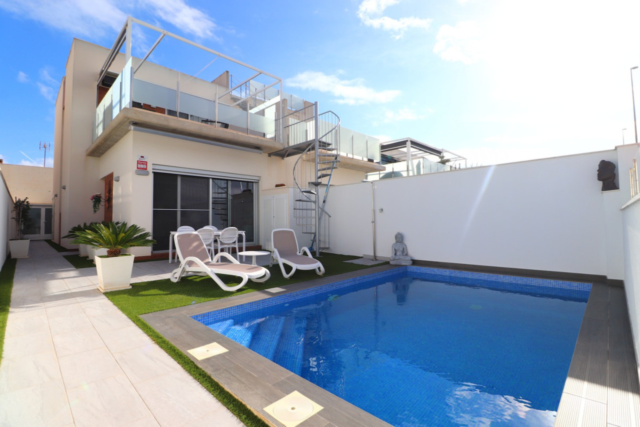 3 bedroom Villa for sale in Daya Vieja