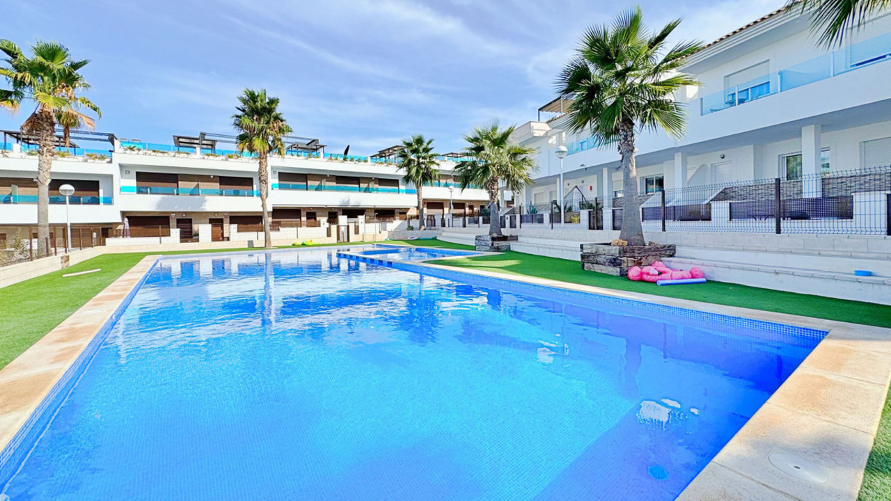 3 bedroom Villa for sale in Los Balcones