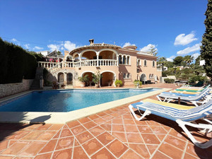 8 bedroom Villa te koop in Benissa
