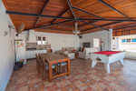 6 bedroom Villa for sale in Heredades