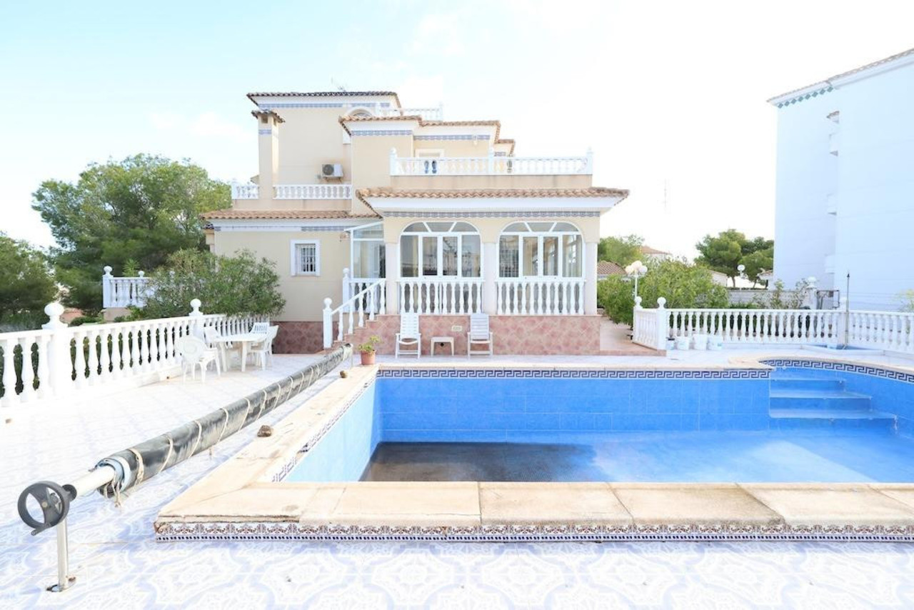 5 soverom Villa til salgs i Orihuela Costa 