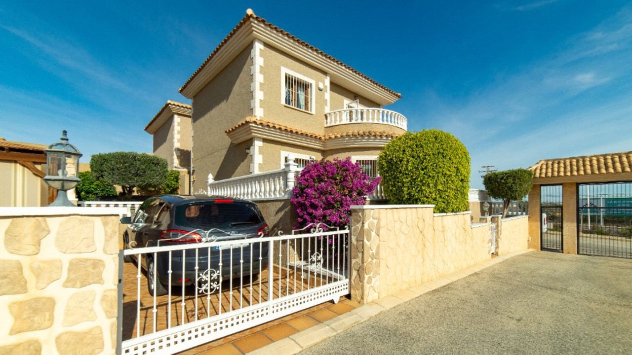 2 bedroom Villa for sale in Los Altos
