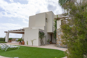 3 bedroom Villa te koop in Las Colinas Golf Resort