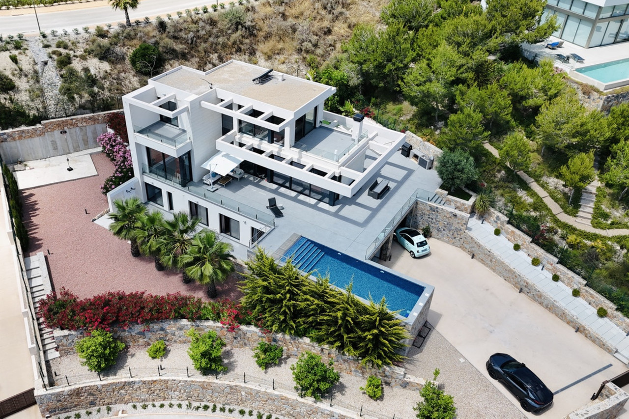 6 bedroom Villa se vende en Las Colinas Golf Resort