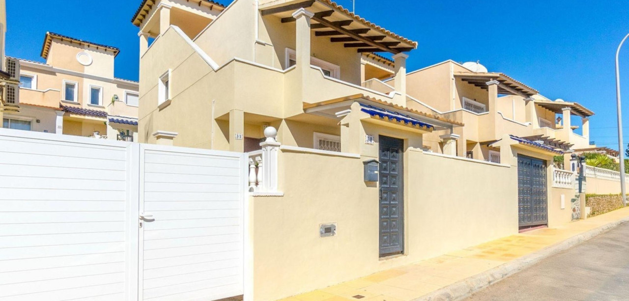 3 bedroom Villa à vendre à Villamartin