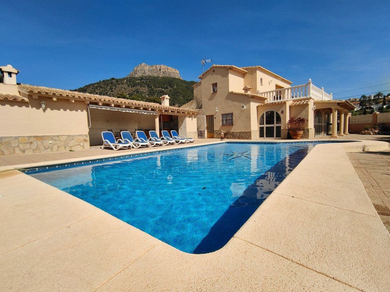 5 schlafzimmer Villa 
zum verkauf in Calpe
