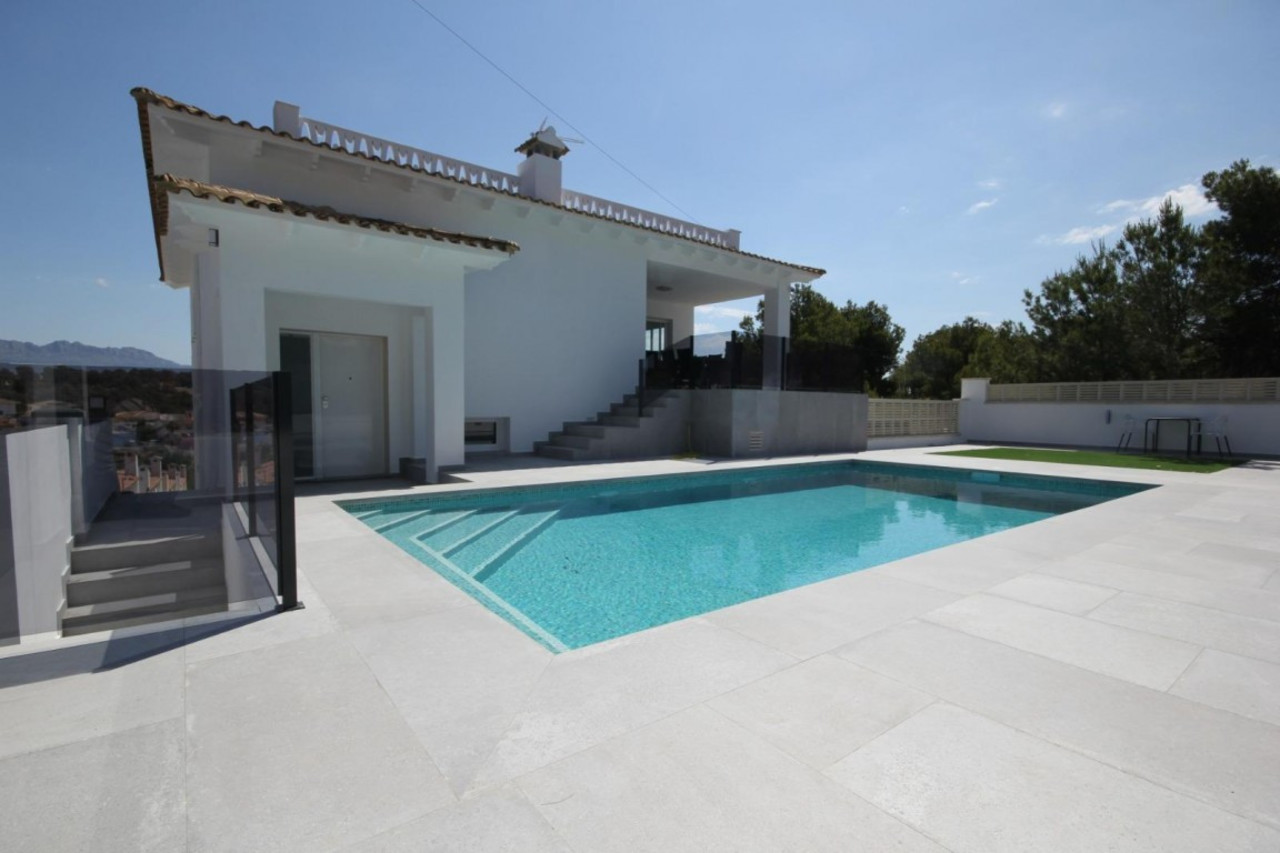 5 bedroom Villa te koop in La Nucia