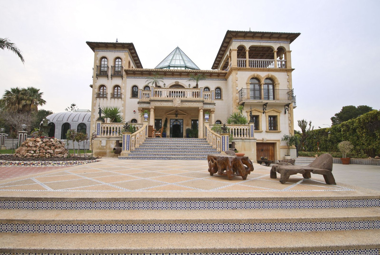 5 bedroom Villa à vendre à Villamartin