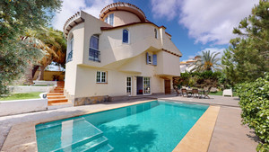 5 bedroom Villa te koop in La Zenia