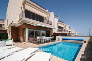 5 bedroom Villa te koop in Villamartin