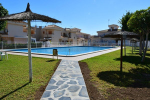 3 bedroom Villa for sale in Playa Flamenca