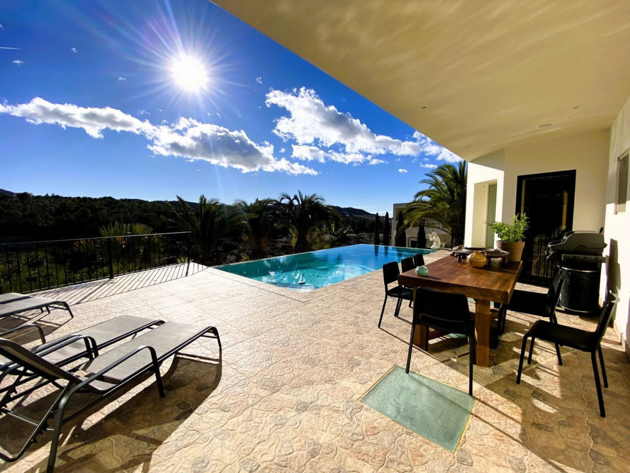 5 bedroom Villa se vende en Busot