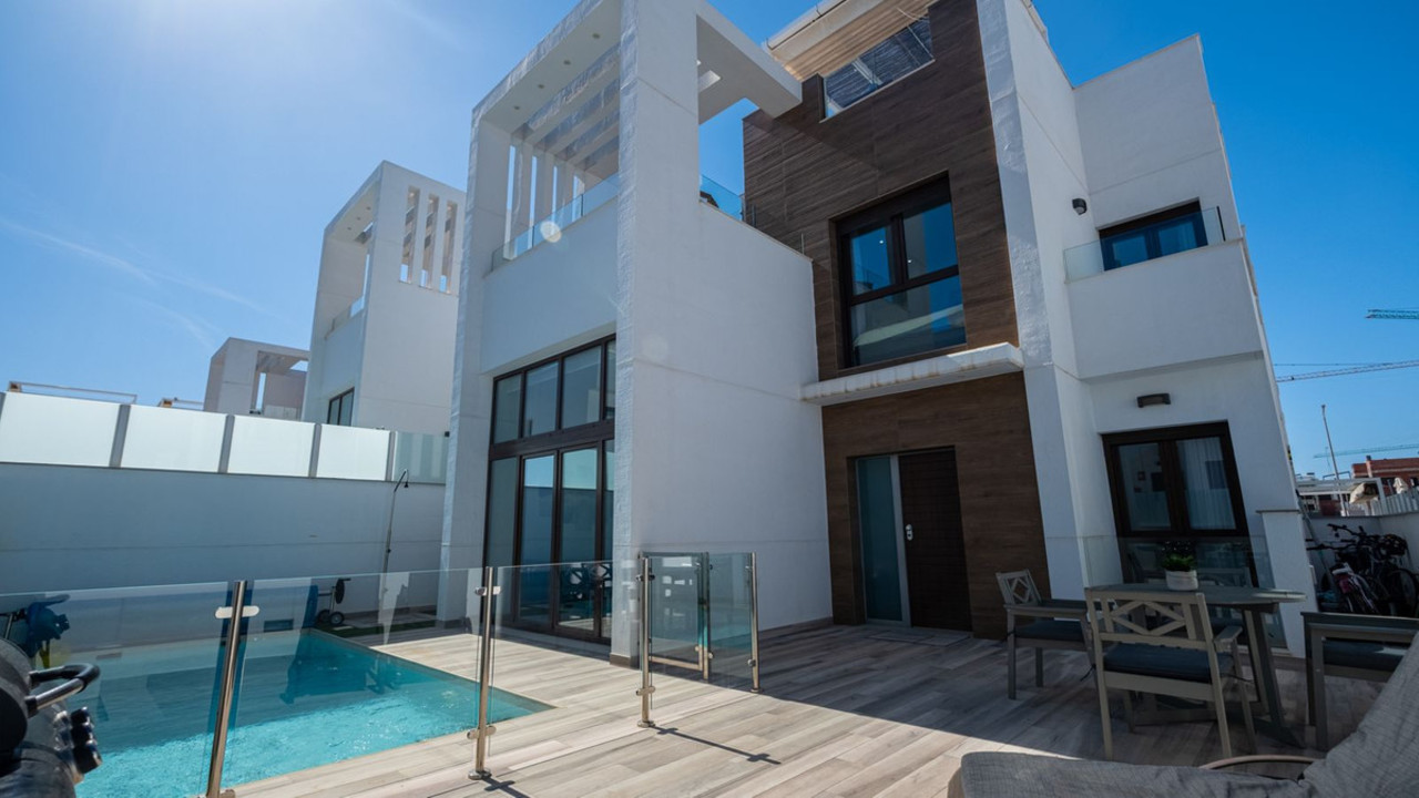3 bedroom Villa for sale in Los Balcones