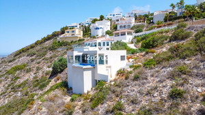 2 bedroom Villa for sale in Cumbre del Sol
