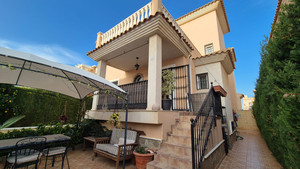 2 schlafzimmer Villa 
zum verkauf in Orihuela Costa