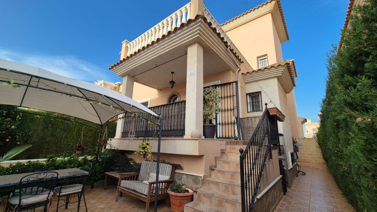 2 bedroom Villa for sale in Orihuela Costa