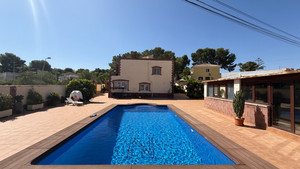 7 bedroom Villa for sale in Torrevieja
