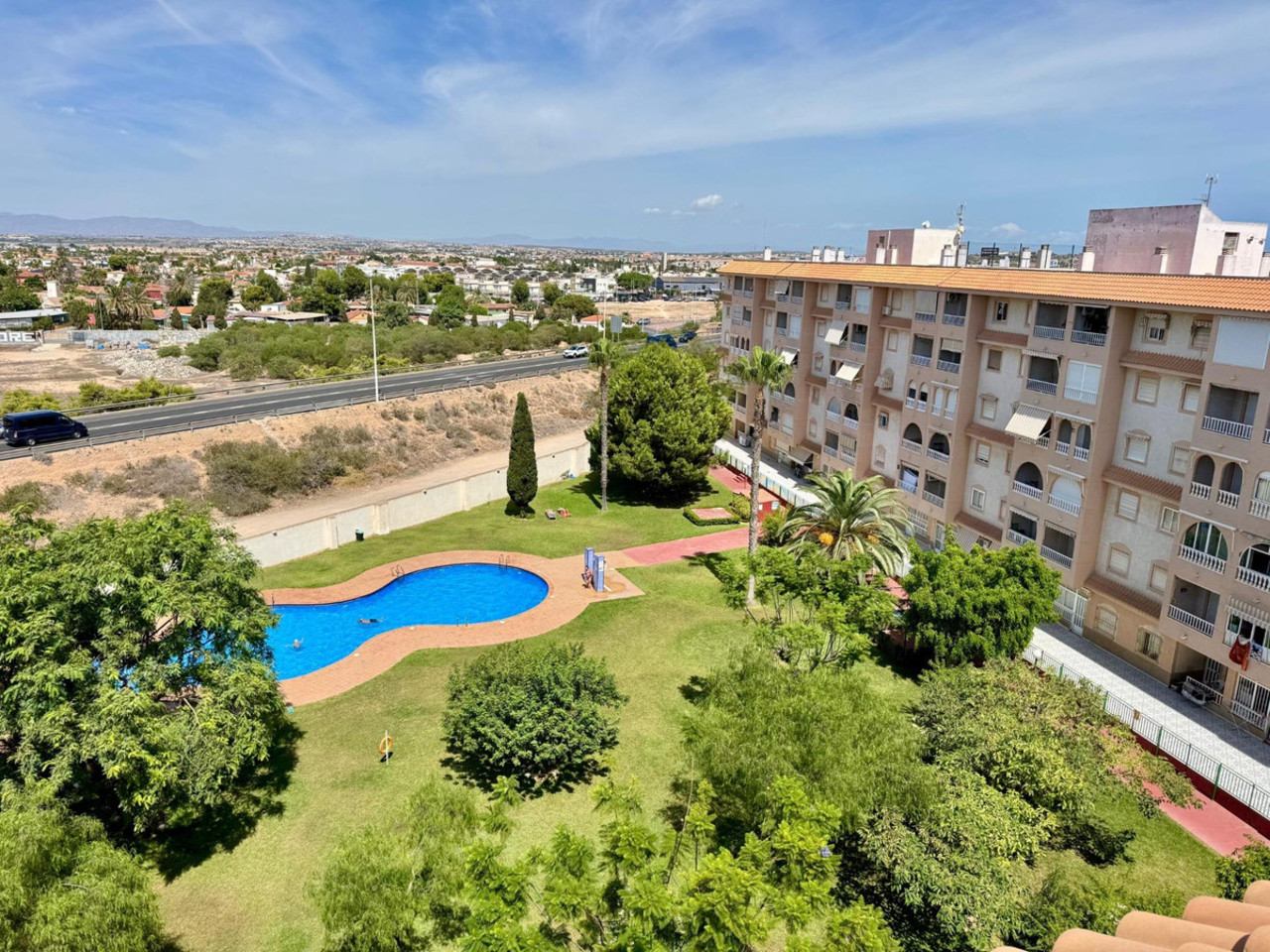 2 bedroom Apartamento se vende en Torrevieja