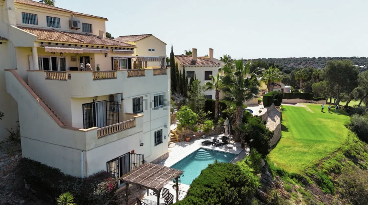 5 bedroom Villa à vendre à Villamartin