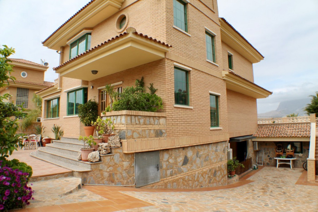 6 schlafzimmer Villa 
zum verkauf in Benidorm