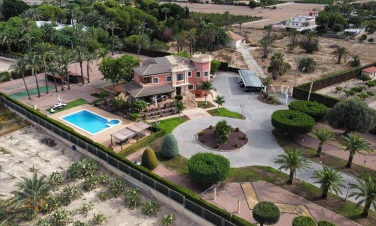 6 bedroom Villa se vende en Elche 