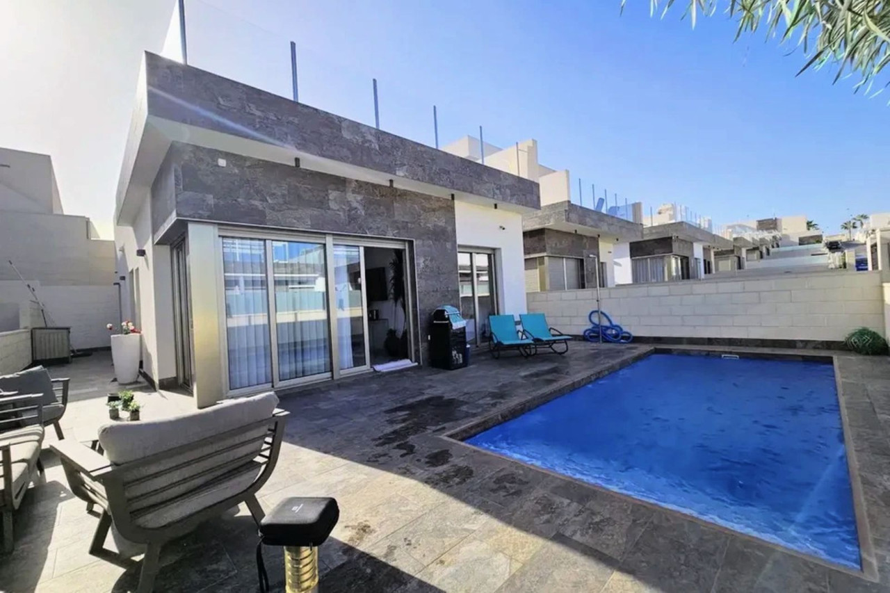 3 bedroom Villa se vende en Villamartin