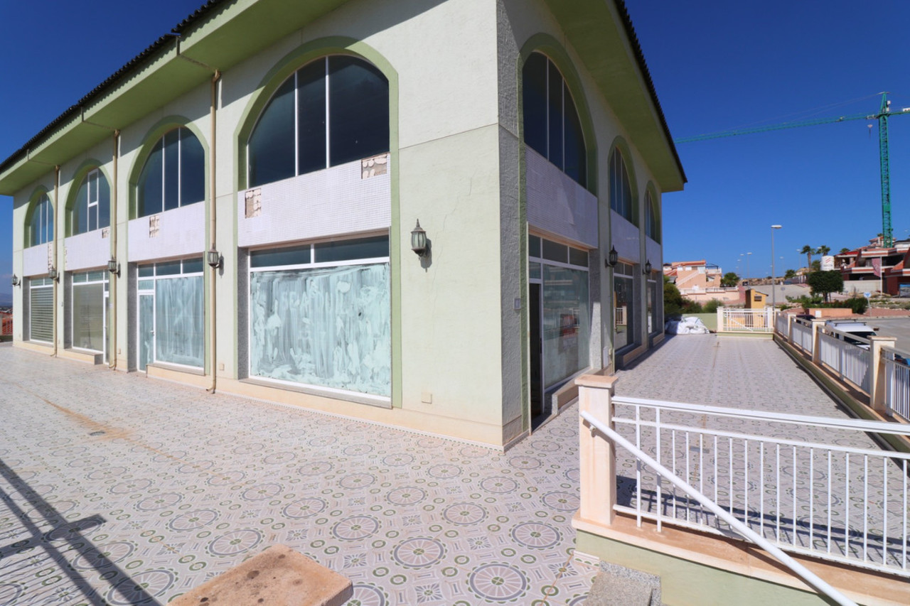 Коммерческий для продажи в Benimar