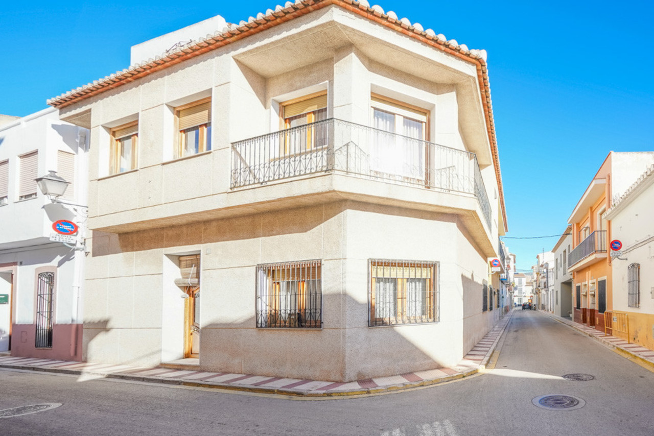 4 schlafzimmer Villa 
zum verkauf in Gata de Gorgos