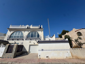 3 bedroom Villa te koop in Villamartin
