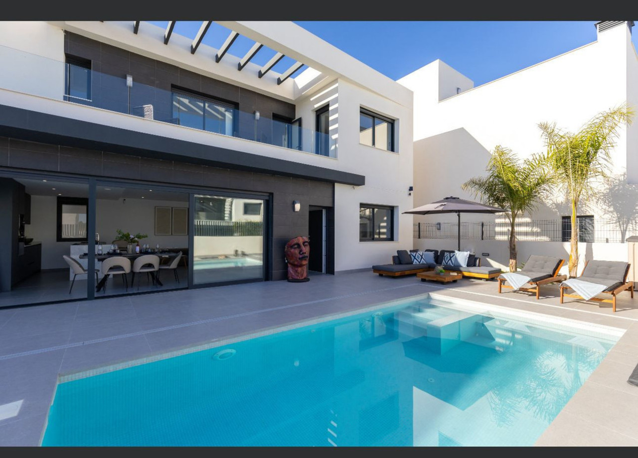 3 bedroom Villa for sale in Algorfa