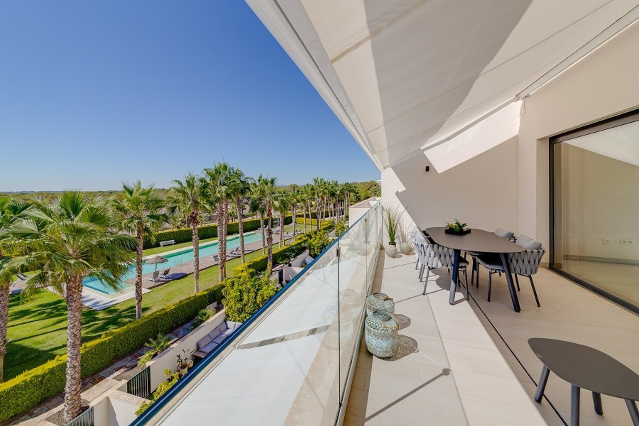 2 bedroom Appartement te koop in Las Colinas Golf Resort