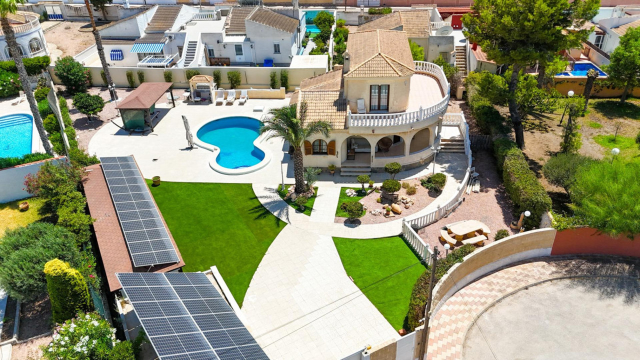4 bedroom Villa à vendre à La Siesta