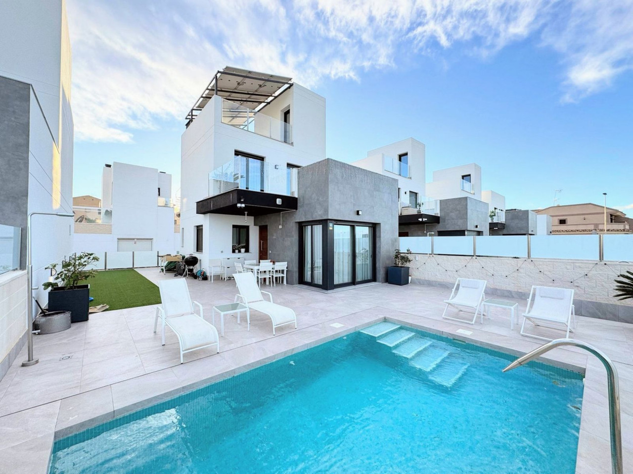 3 schlafzimmer Villa 
zum verkauf in Los Balcones 