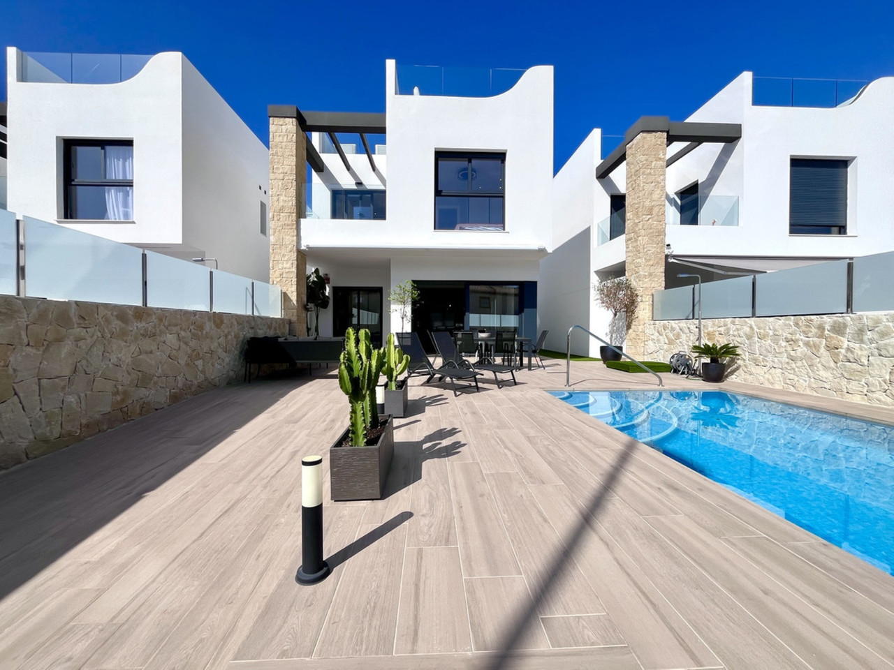4 bedroom Villa for sale in Playa Flamenca