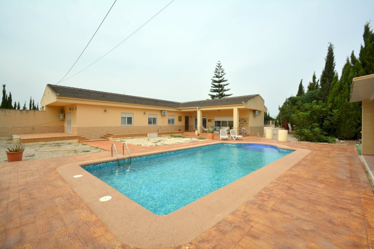 4 schlafzimmer Villa 
zum verkauf in Almoradi