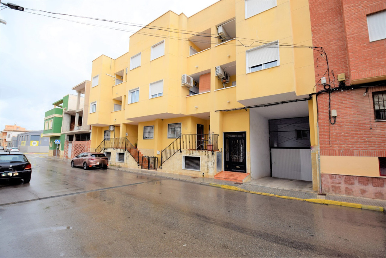 4 bedroom Apartamento se vende en Catral