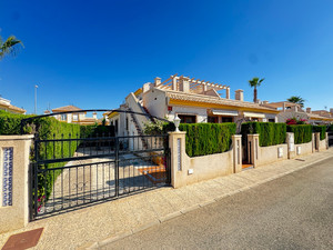 2 bedroom Villa te koop in Villamartin