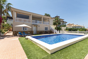 5 bedroom Villa for sale in Algorfa